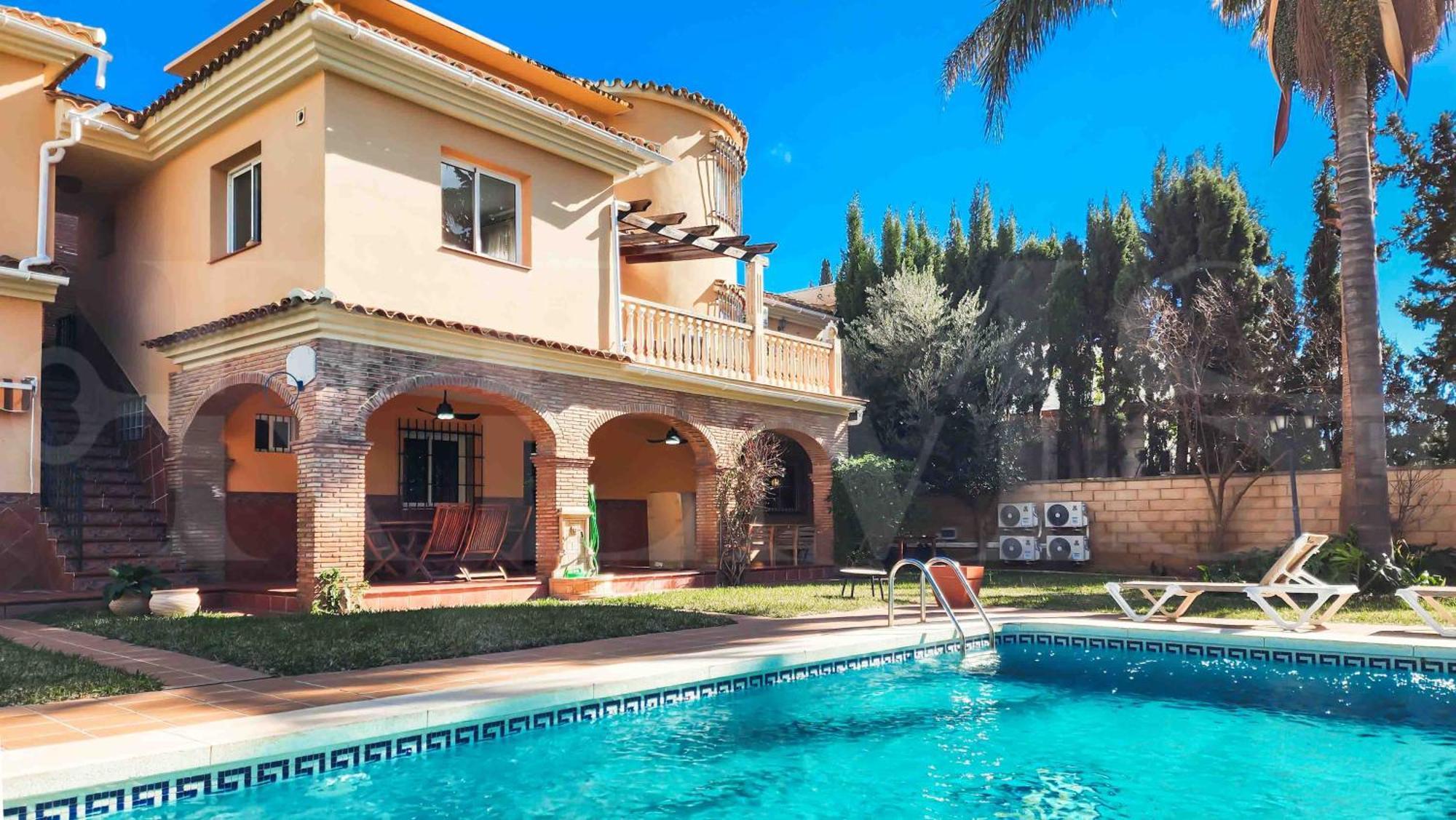 Spacious And Authentic With Pool & Garden By Rems Ferienhaus Benalmádena