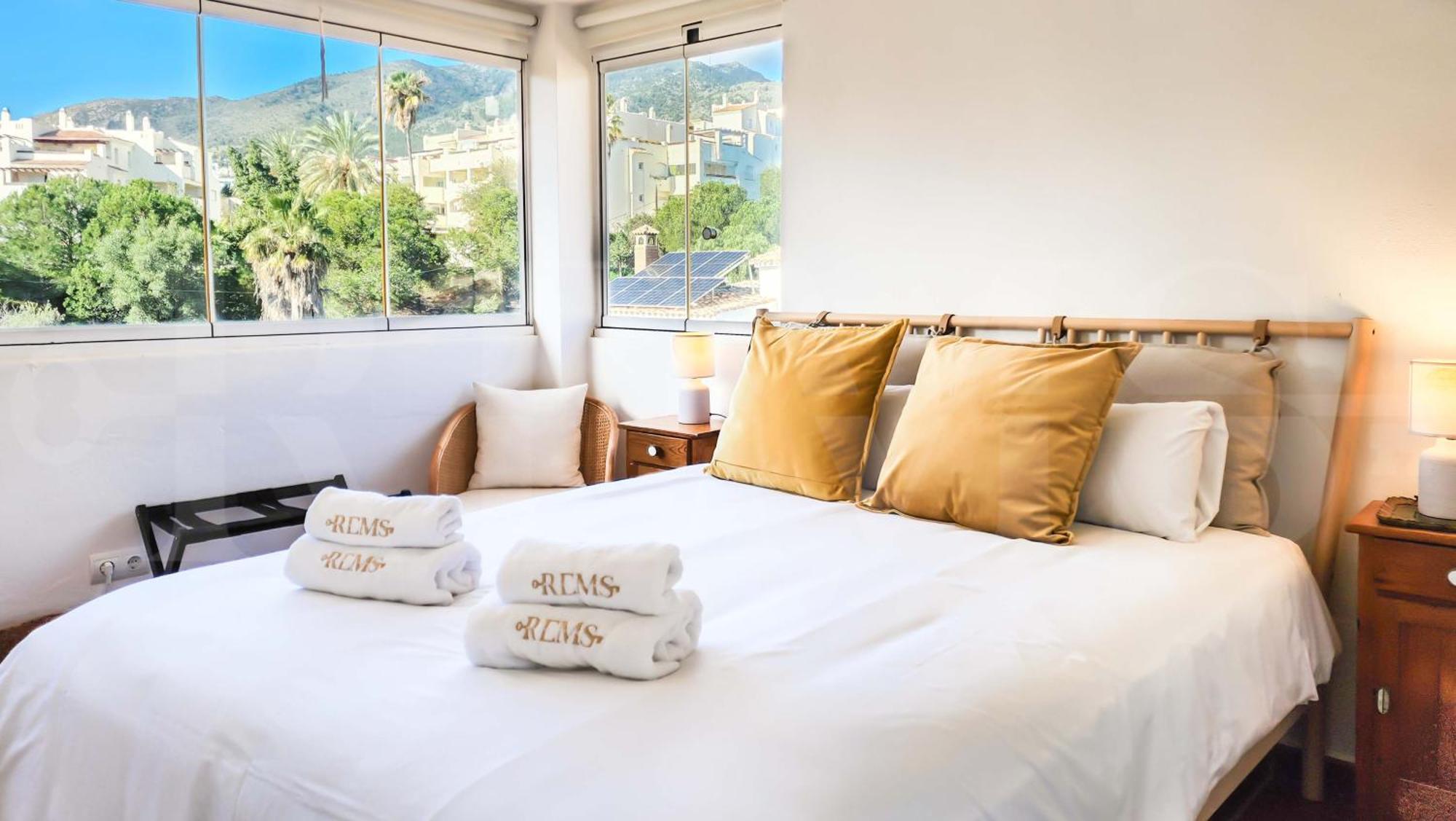 Spacious And Authentic With Pool & Garden By Rems * Benalmádena