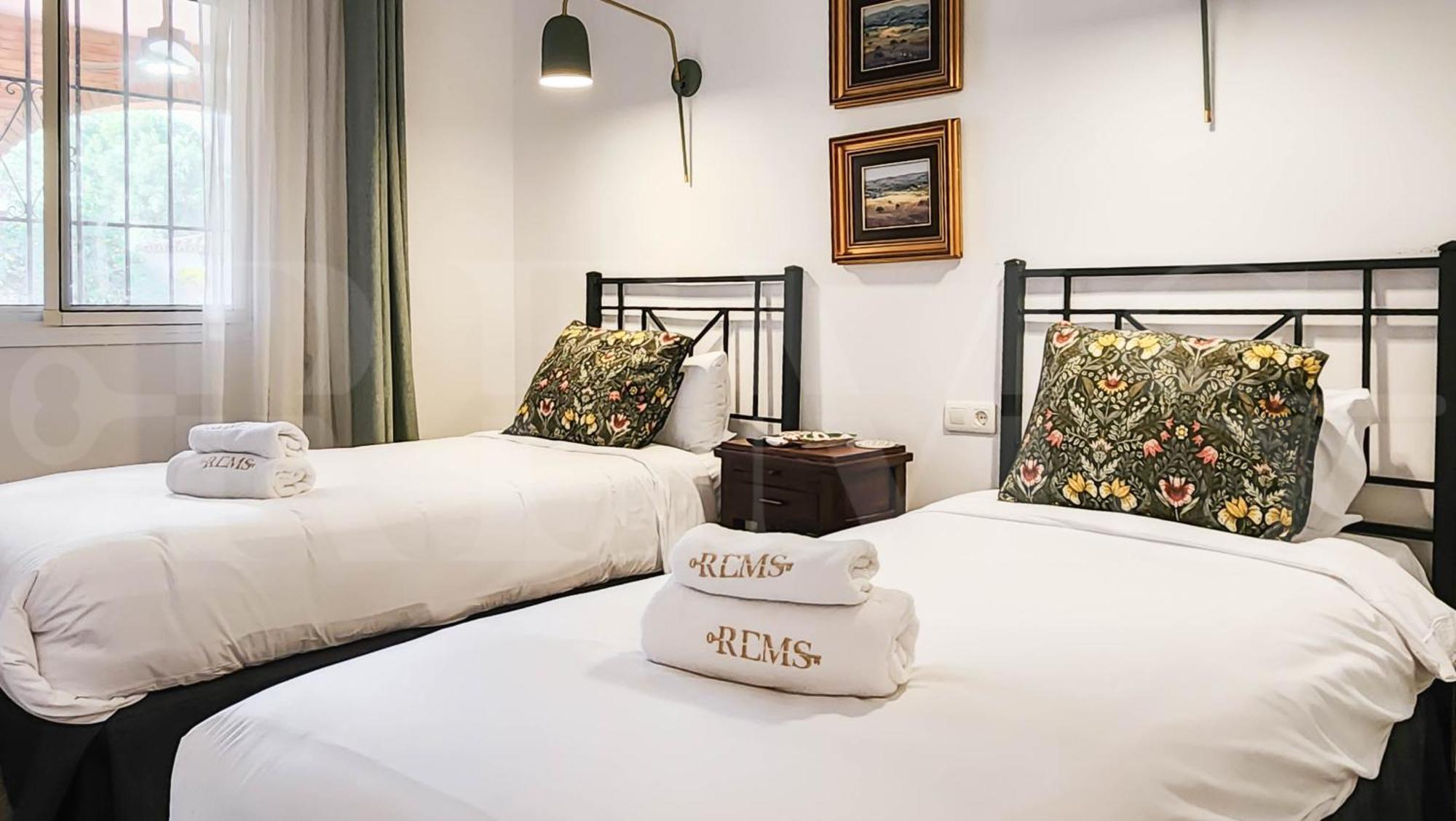 Spacious And Authentic With Pool & Garden By Rems Ferienhaus Benalmádena